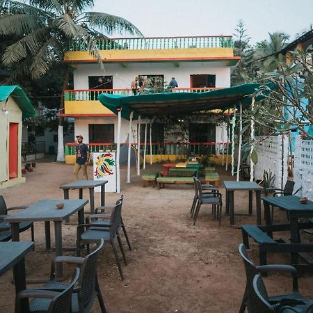 Rasta Mansion - Beach Hostel And Rooms Arambol Exterior photo