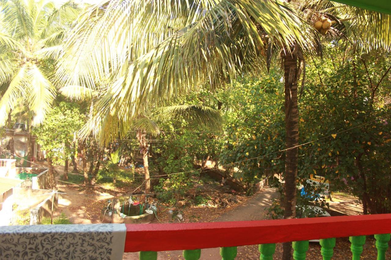 Rasta Mansion - Beach Hostel And Rooms Arambol Exterior photo