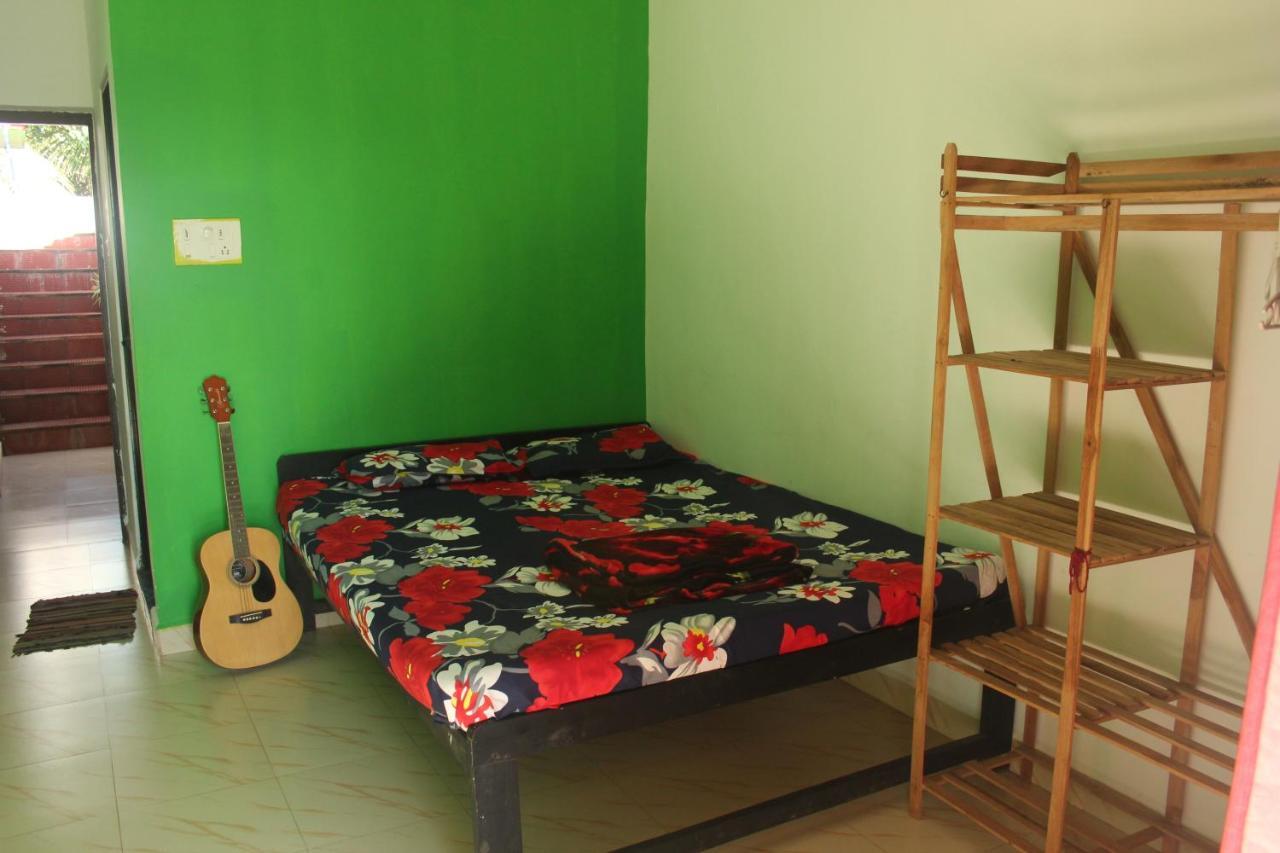 Rasta Mansion - Beach Hostel And Rooms Arambol Exterior photo
