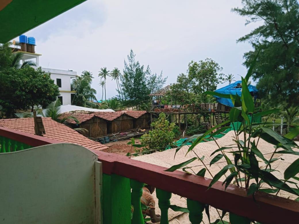 Rasta Mansion - Beach Hostel And Rooms Arambol Exterior photo